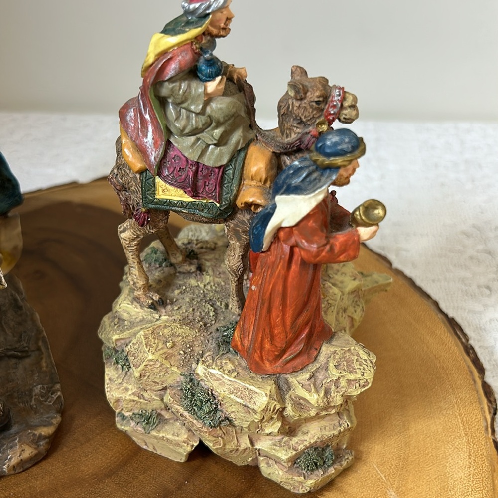 Hand-Painted‎ Nativity Scene Figurines Christmas Decorations - Picture 8 of 8